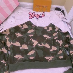 Cropped hoodie